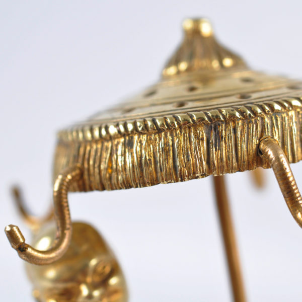 Jewelry stand in the shape of a Chinese